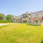 מלון Domaine De Ronchinne - Maison Du Jardinier 3*
