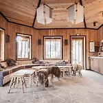 מלון Domaine De Ronchinne - Maison Du Jardinier 3*