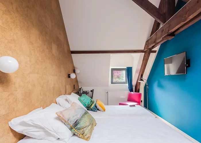 Hotel Domaine De Ronchinne - Maison Du Jardinier 3*